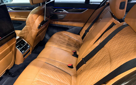 BMW 7 серия, 2021 год, 7 100 000 рублей, 20 фотография
