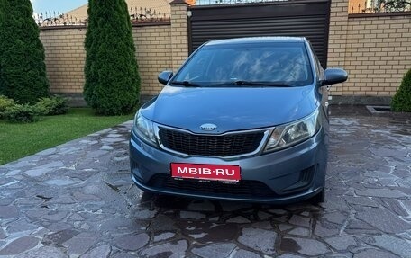 KIA Rio III рестайлинг, 2013 год, 700 000 рублей, 1 фотография
