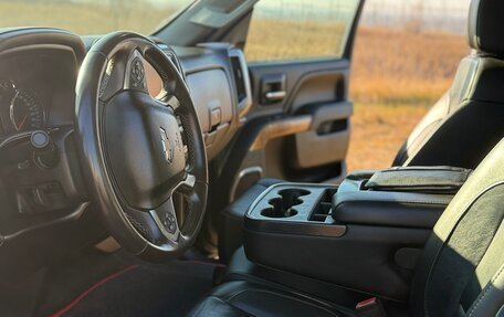 Chevrolet Silverado, 2016 год, 3 870 000 рублей, 24 фотография