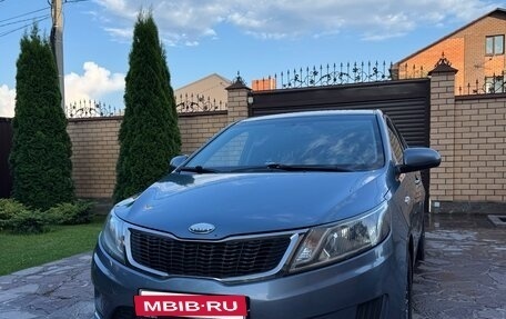 KIA Rio III рестайлинг, 2013 год, 700 000 рублей, 2 фотография