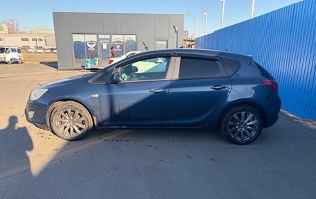 Opel Astra J, 2011 год, 530 000 рублей, 2 фотография