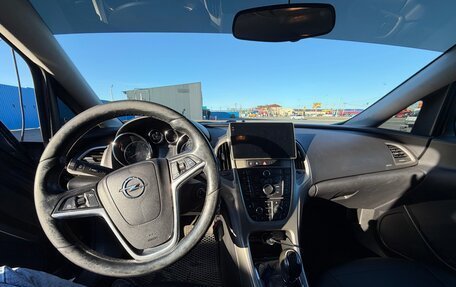 Opel Astra J, 2011 год, 530 000 рублей, 8 фотография