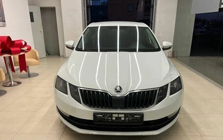 Skoda Octavia, 2017 год, 825 000 рублей, 2 фотография