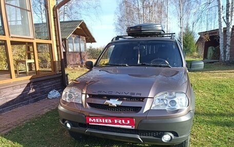 Chevrolet Niva I рестайлинг, 2015 год, 699 000 рублей, 2 фотография
