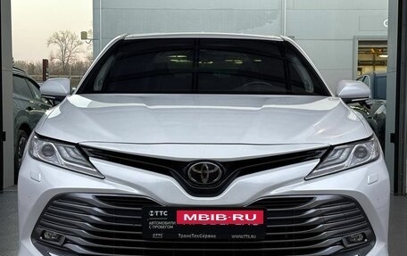 Toyota Camry, 2020 год, 3 255 000 рублей, 2 фотография