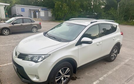 Toyota RAV4, 2015 год, 1 570 000 рублей, 4 фотография