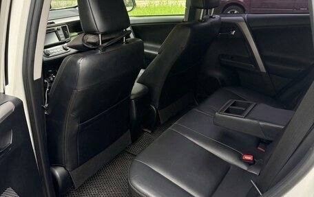 Toyota RAV4, 2015 год, 1 570 000 рублей, 11 фотография