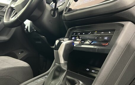 Volkswagen Tiguan II, 2021 год, 3 000 000 рублей, 24 фотография