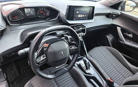 Peugeot 2008 II, 2021 год, 1 799 000 рублей, 5 фотография