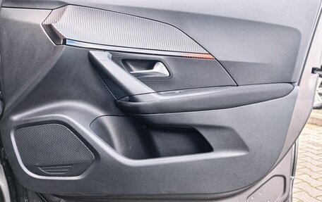 Peugeot 2008 II, 2021 год, 1 799 000 рублей, 12 фотография