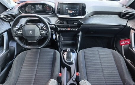 Peugeot 2008 II, 2021 год, 1 799 000 рублей, 6 фотография
