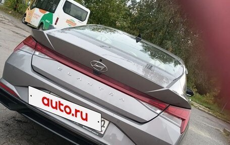 Hyundai Elantra, 2022 год, 2 000 000 рублей, 17 фотография