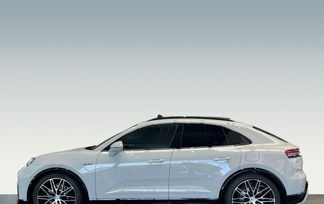 Porsche Macan, 2026 год, 12 390 000 рублей, 3 фотография